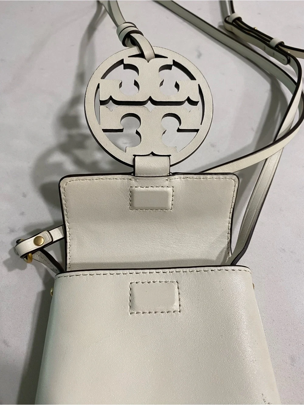 Tory Burch Cream Leather Miller phone Crossbody - Picture 7 of 15